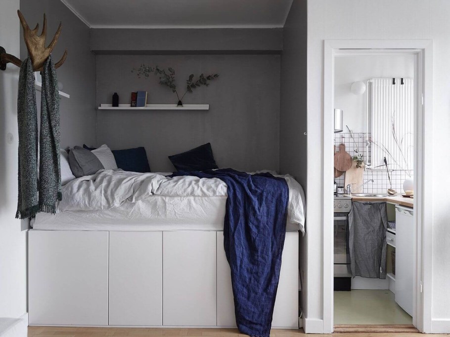 Кровать подиум в нише