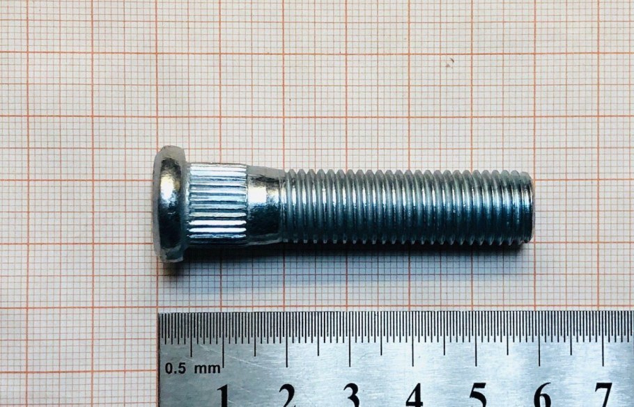Шпилька колеса м12 1.5