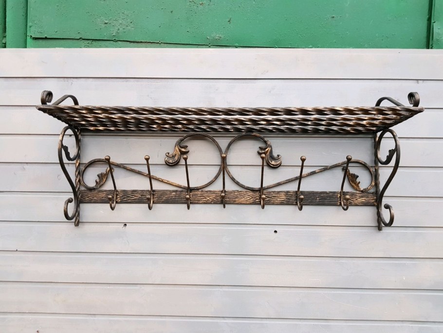 Вешалки из металла с элементами ковки