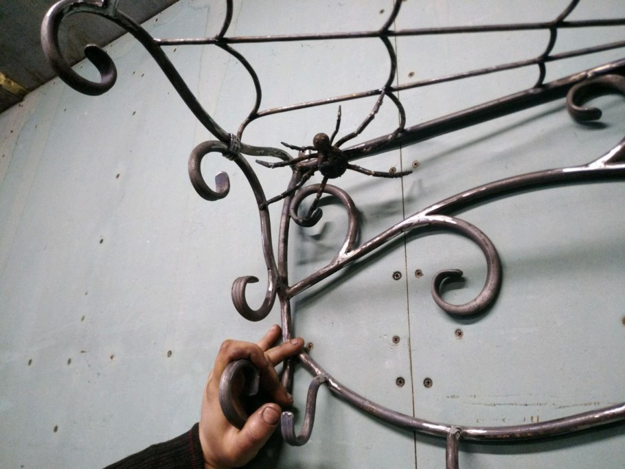 Кованые вешалки