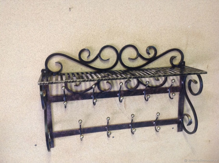 Вешалки из металла с элементами ковки