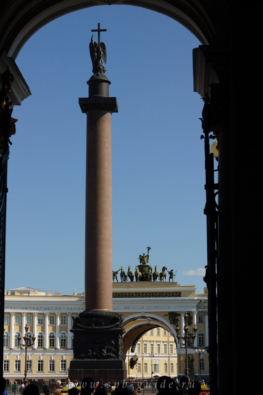 Александровская колонна в Санкт-Петербурге