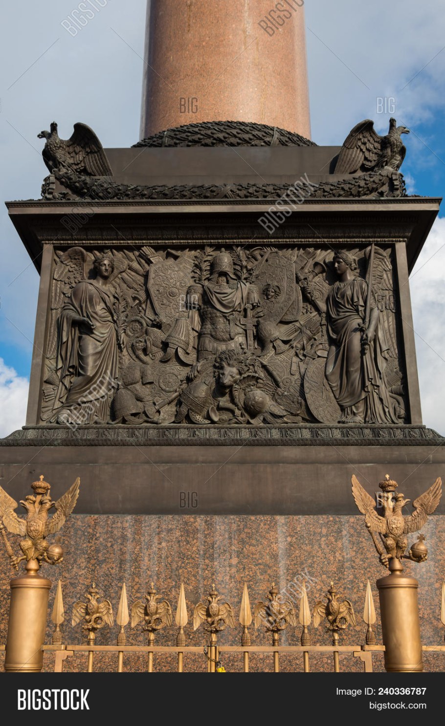 Александровская колонна в Санкт-Петербурге