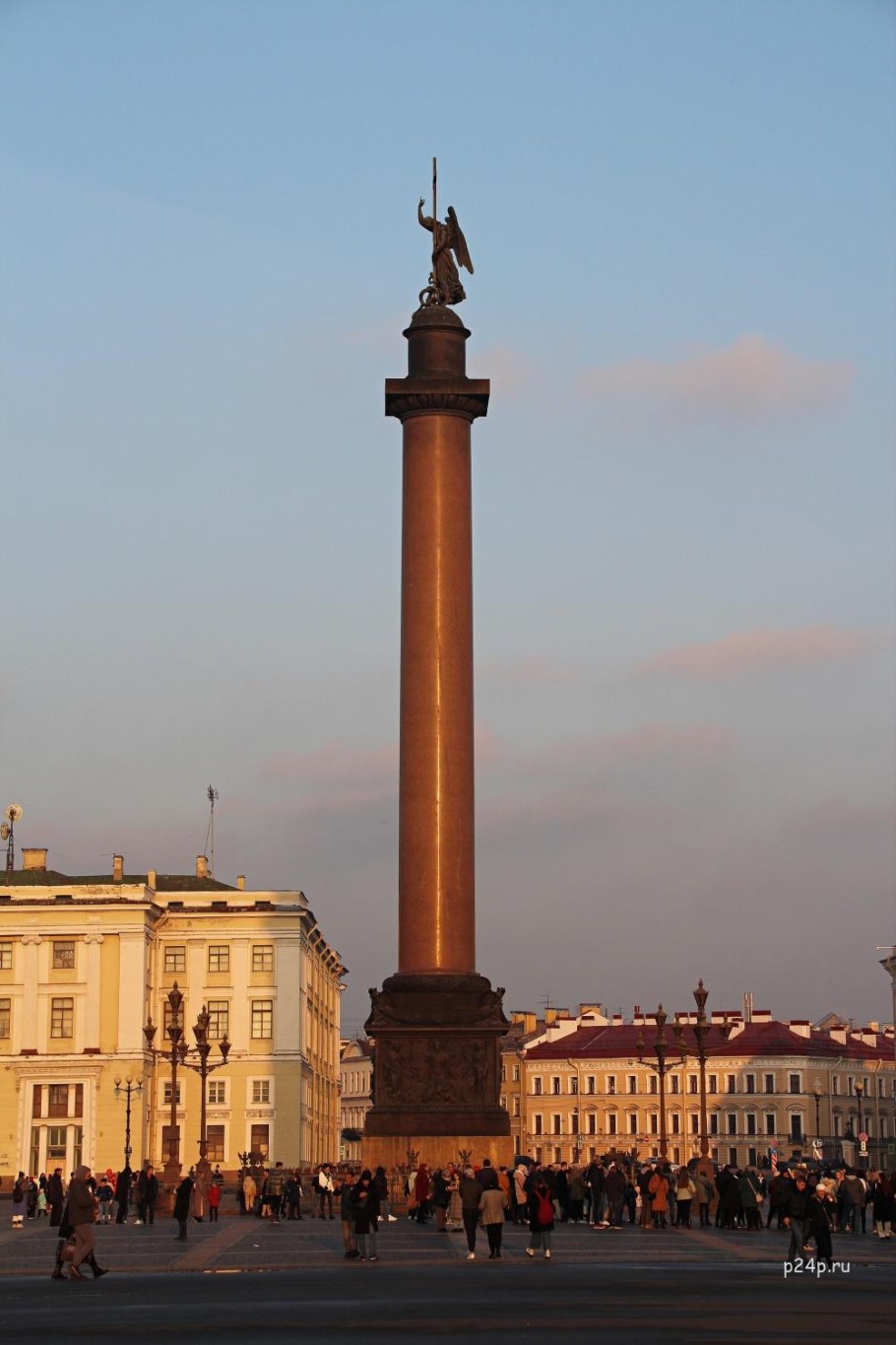 Александровская колонна в Санкт-Петербурге