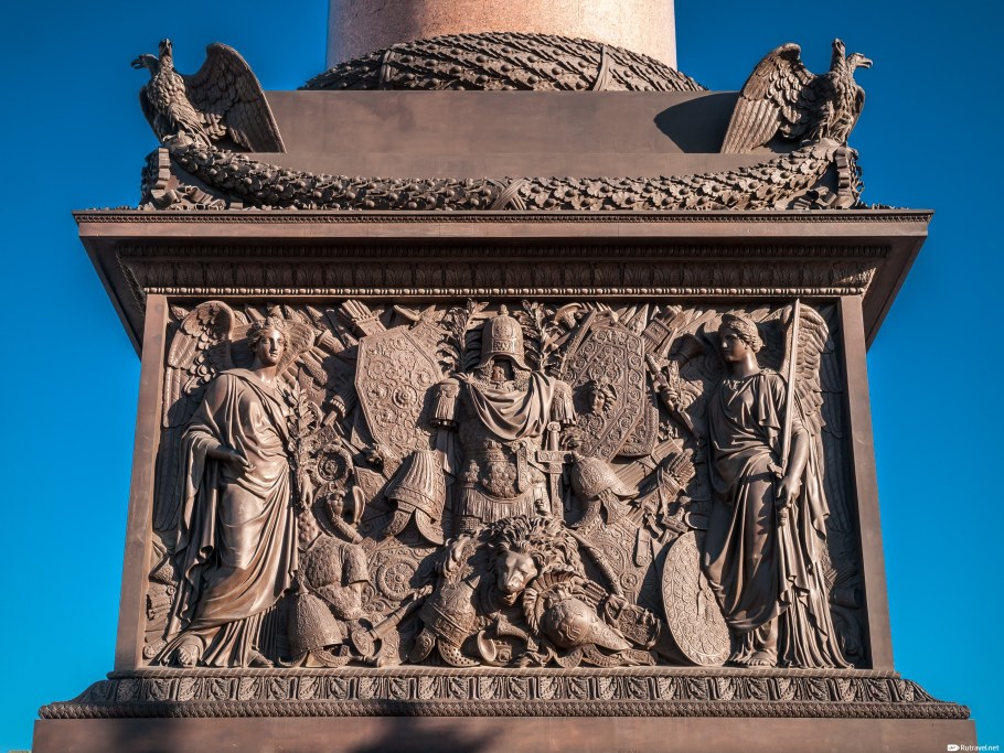 Барельеф пьедестала Александровской колонны