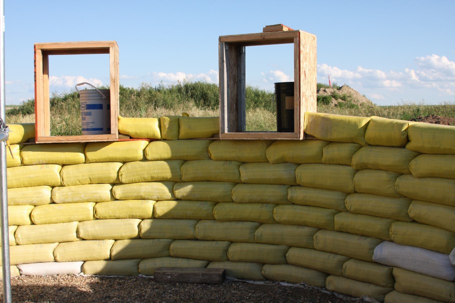 Дом из земли