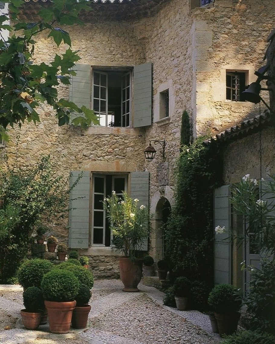 Кухня в загородном доме в стиле Прованс