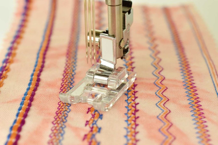 Двойная игла для швейной машины Janome