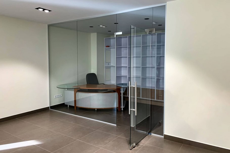 Уельно стеклынный перегородки профиль