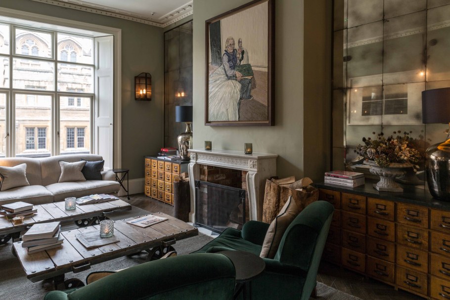 Квартира в старинном стиле