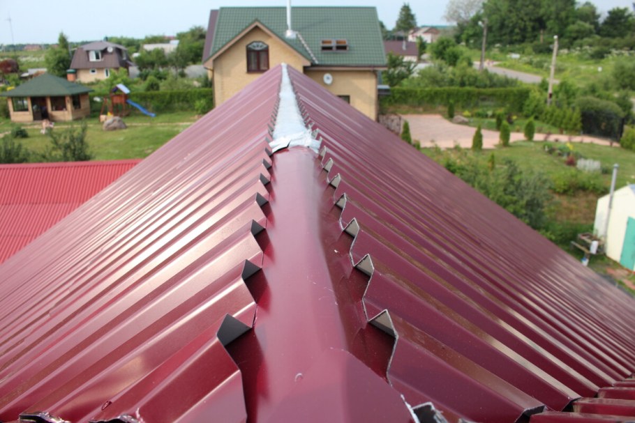Монтаж кровли из профнастила МП 20
