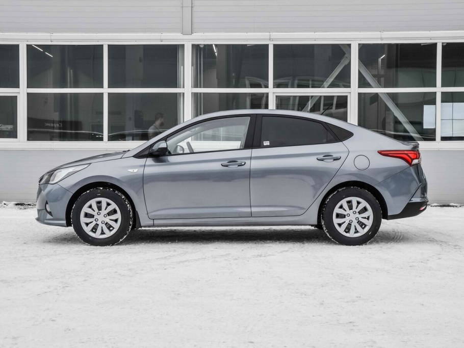 Хендай Солярис 2021 серого цвета