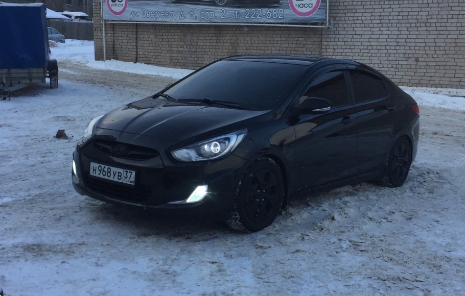 Хендай Солярис черный тонированный