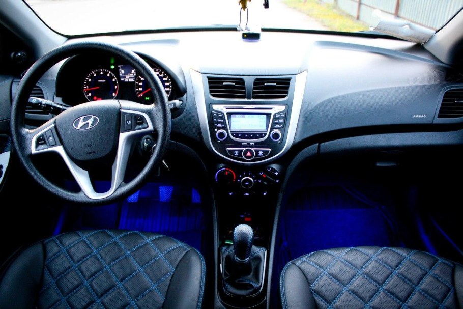 Hyundai Solaris 2013 салон