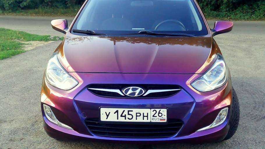 Hyundai Solaris 2011 розовый