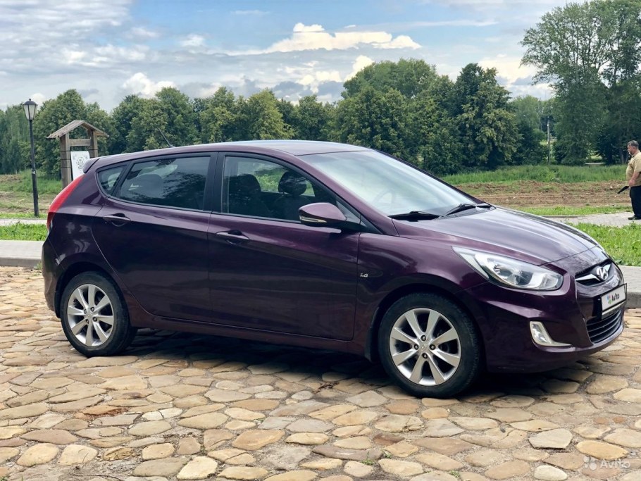 Hyundai Solaris 2012 хэтчбек