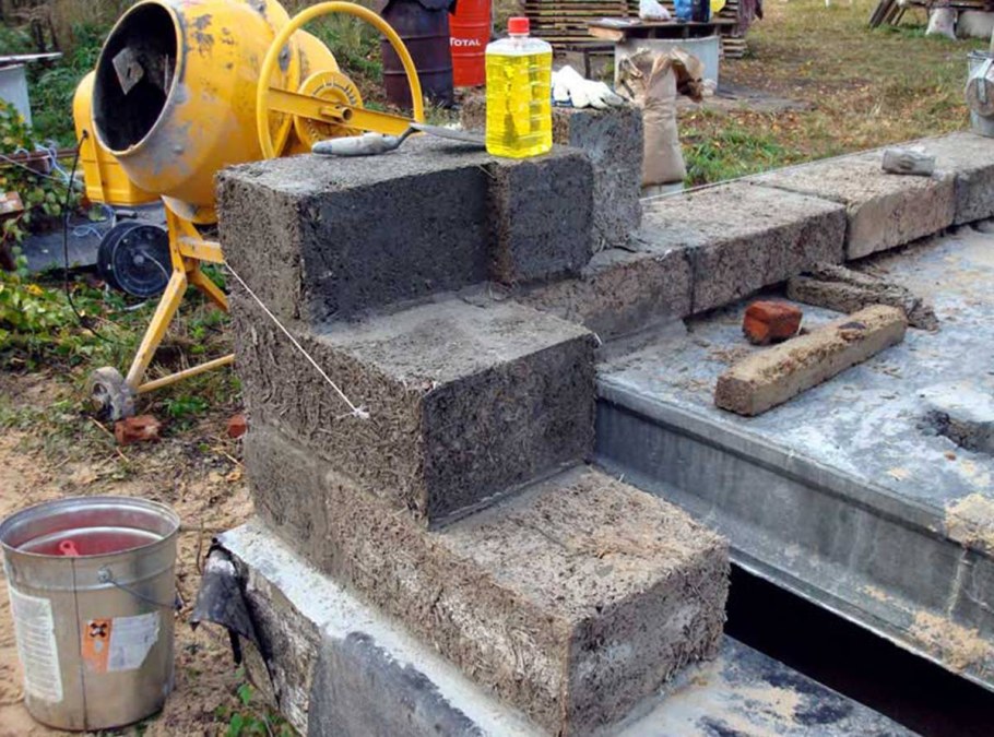 Кладка арболитовых блоков