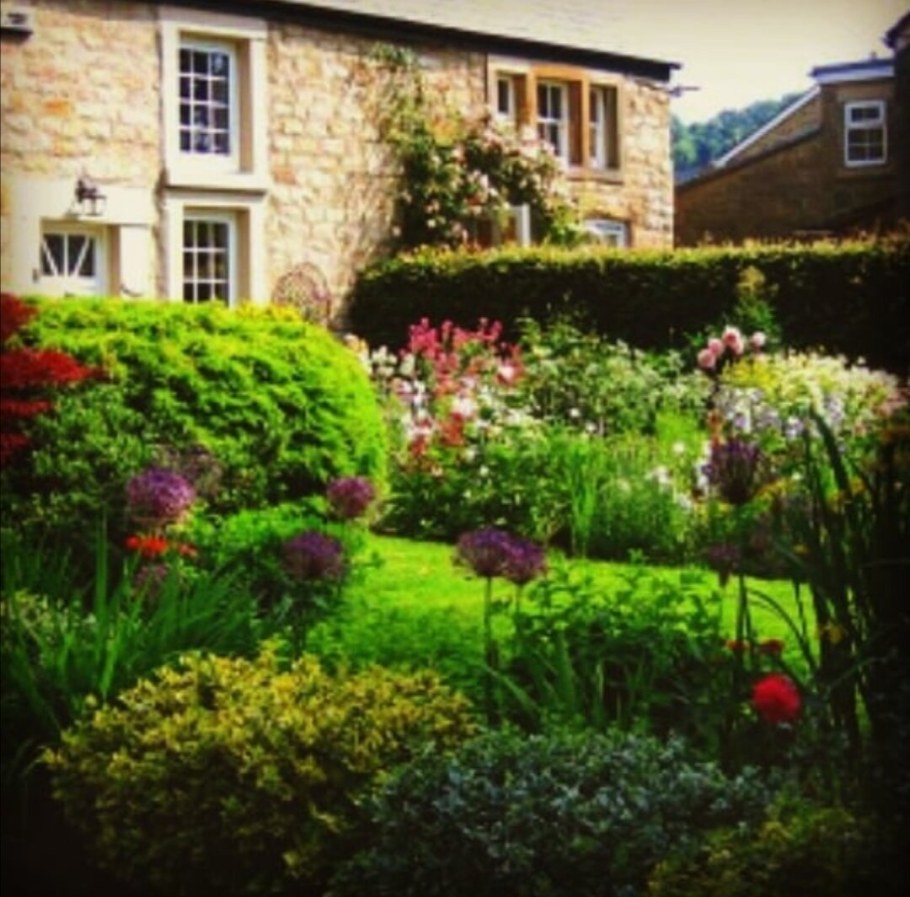 Англия деревня кэмбэлфорд ланшадф садов