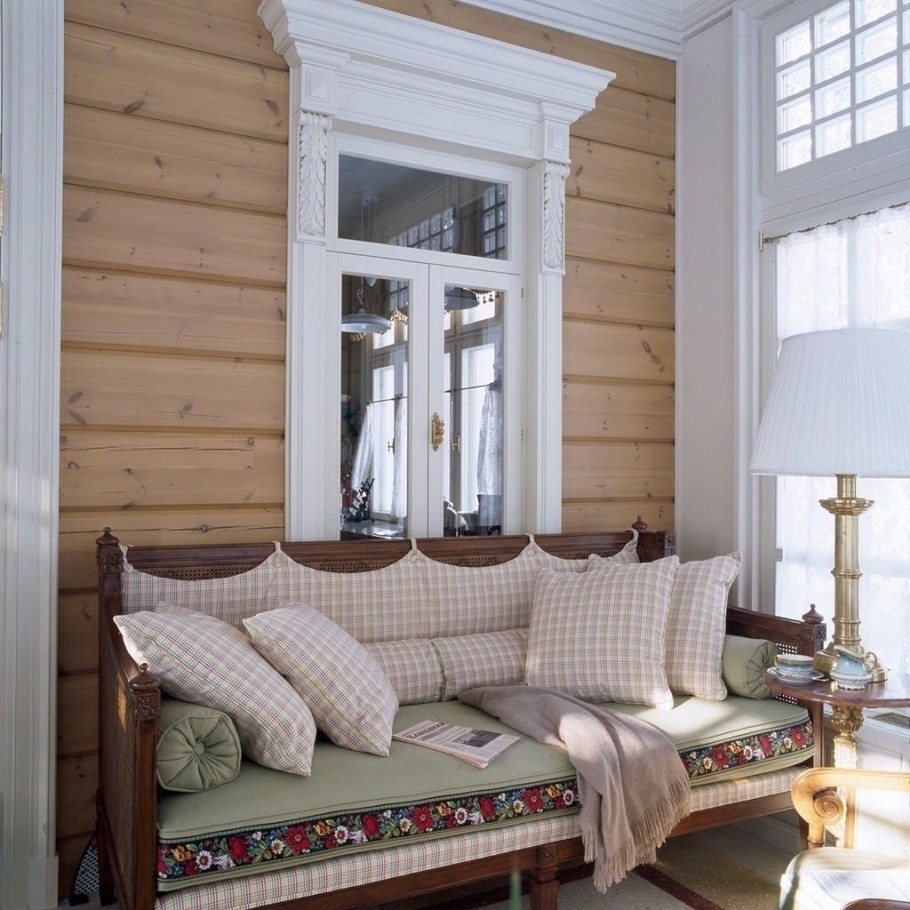 Интерьер в стиле русская усадьба в бревенчатом доме