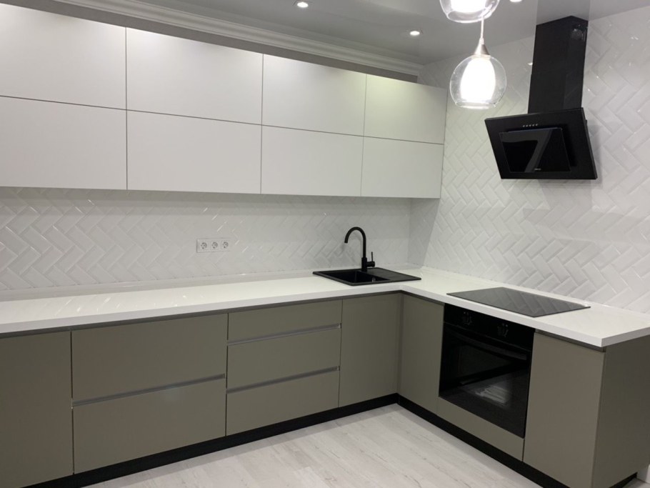 Кухня с интегрированными ручками