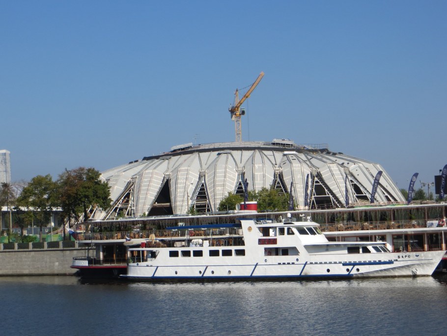 Лужнецкая набережная