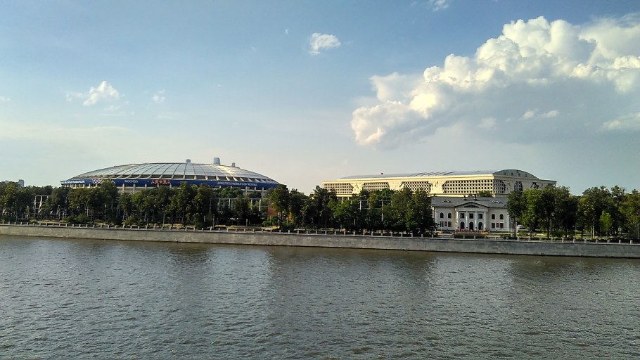 Лужники набережная