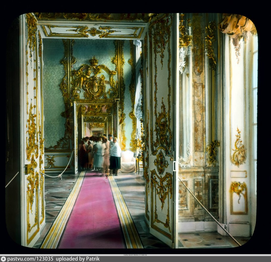 Анфилада парадных залов дворца Екатерининского