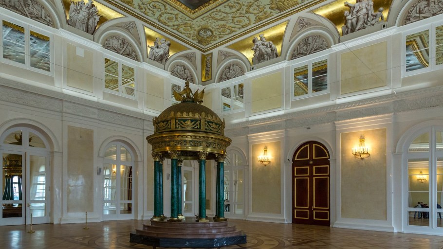 Фельдмаршальский зал зимнего дворца