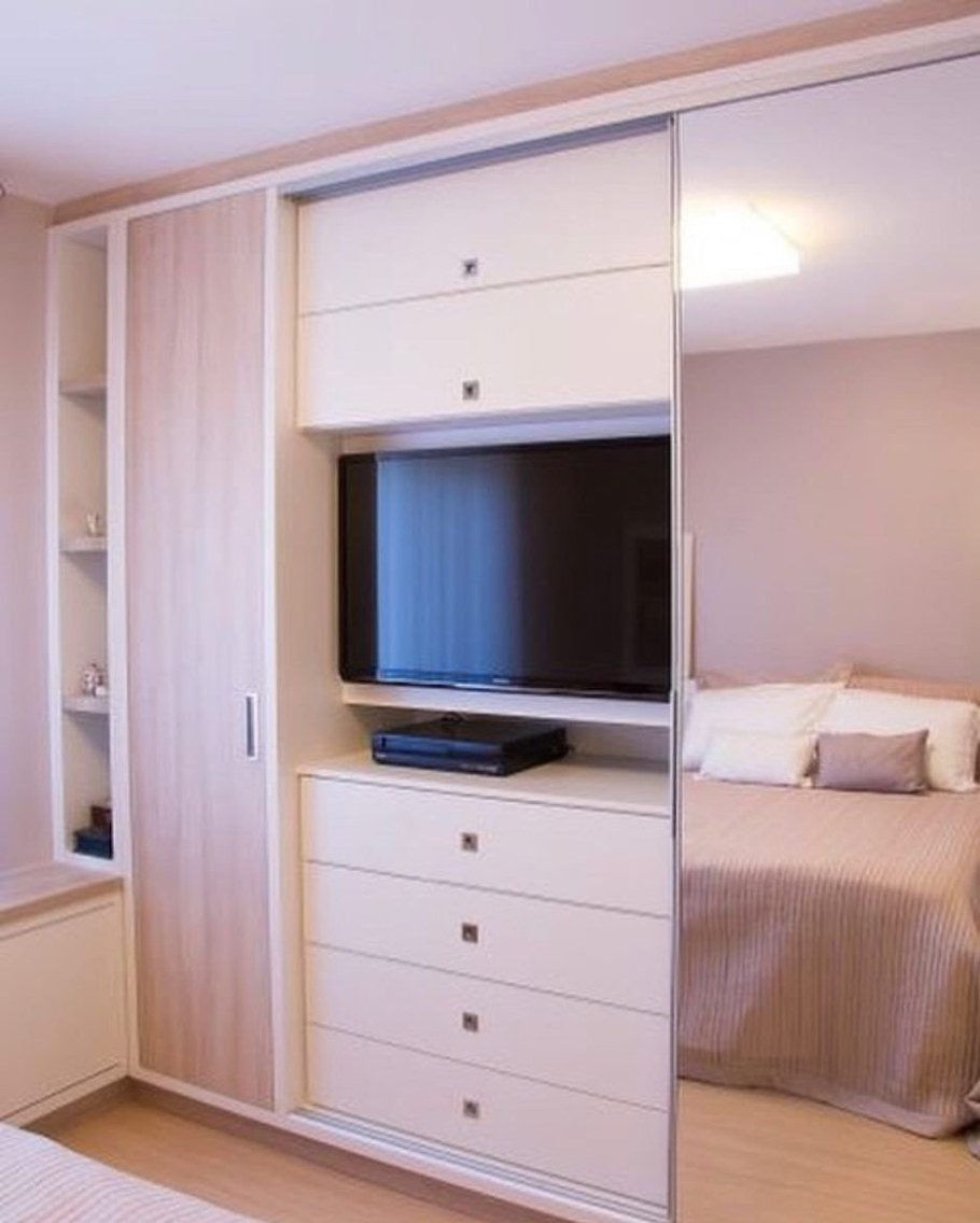 Шкаф в маленькую спальню