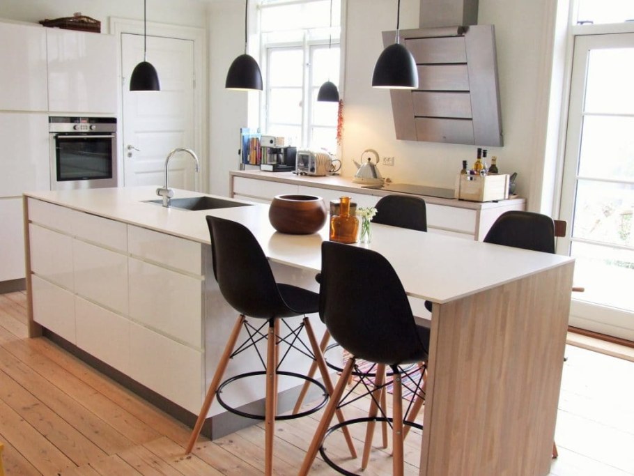 Полубарный стул Eiffel (Eames Style) черный