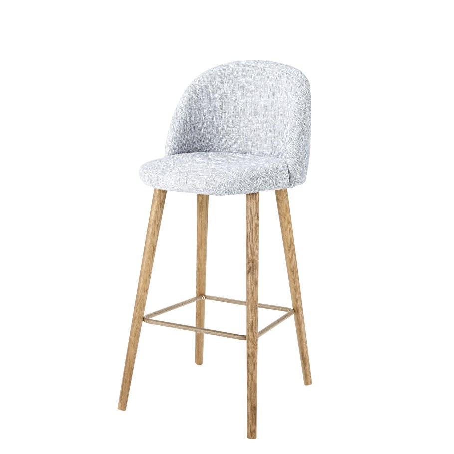 Полубарные стулья в скандинавском стиле