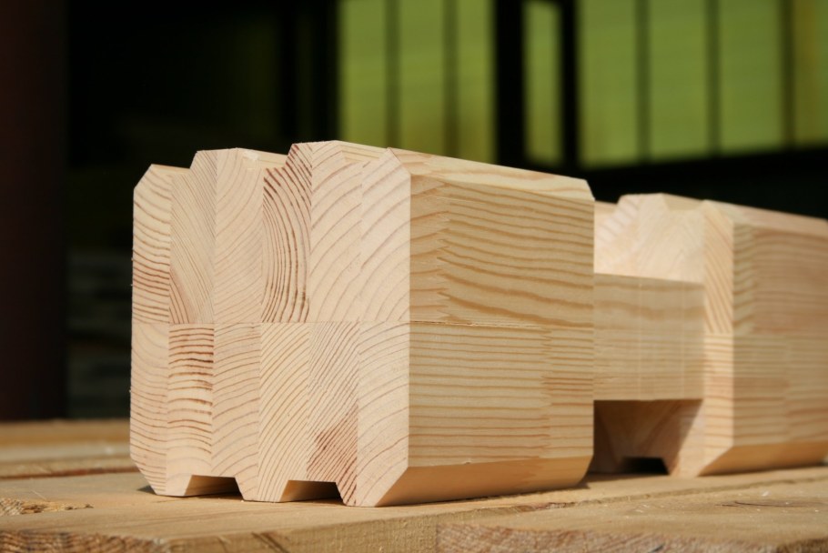 Клеёный брус 200х200