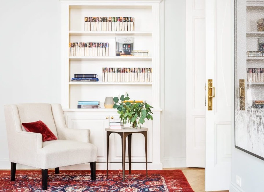 Книжный стеллаж в нишу