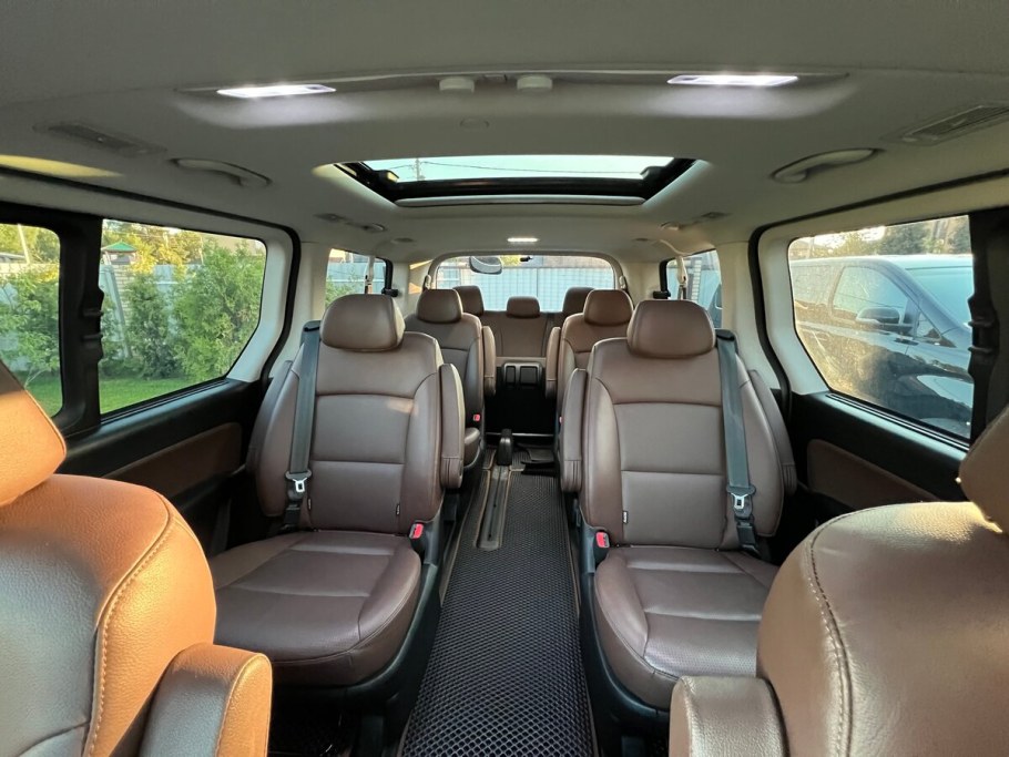 Hyundai Grand Starex 2021