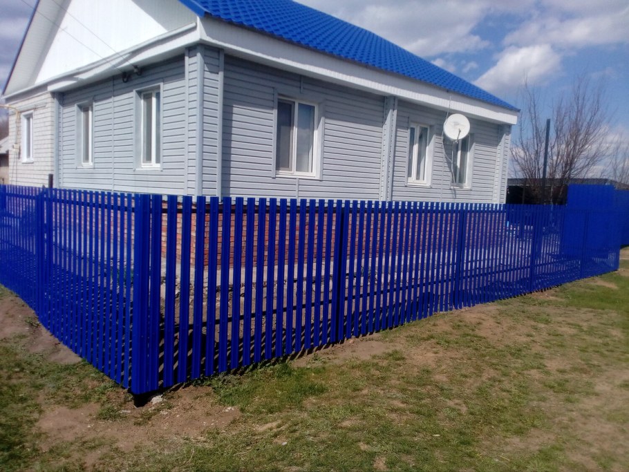 Палисадник из профнастила