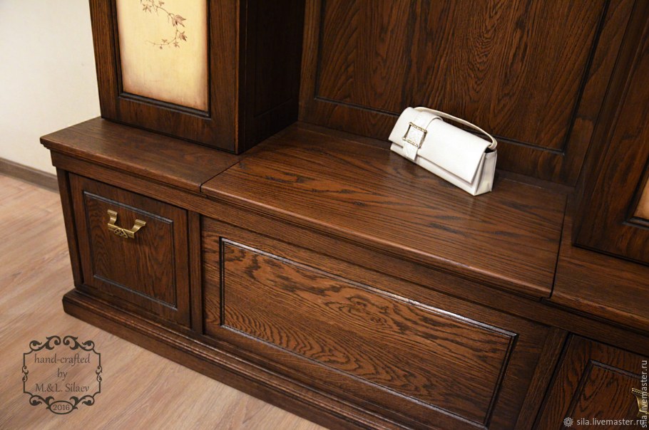 Деревянная мебель в интерьере