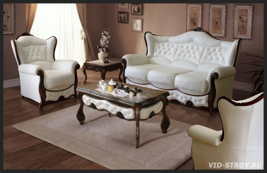 Стол деревянный