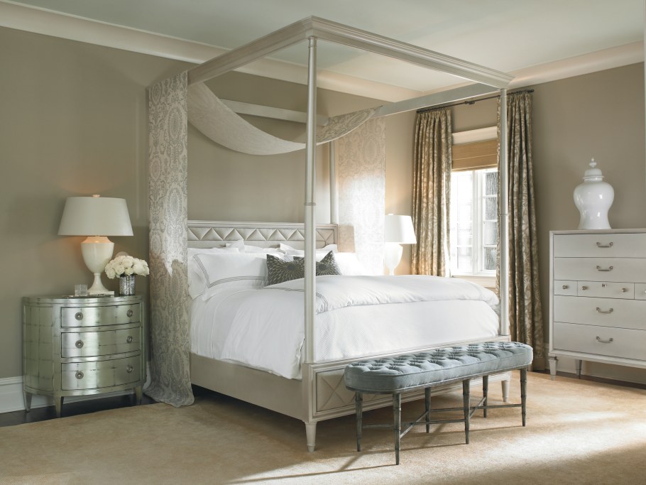 Карниз над кроватью