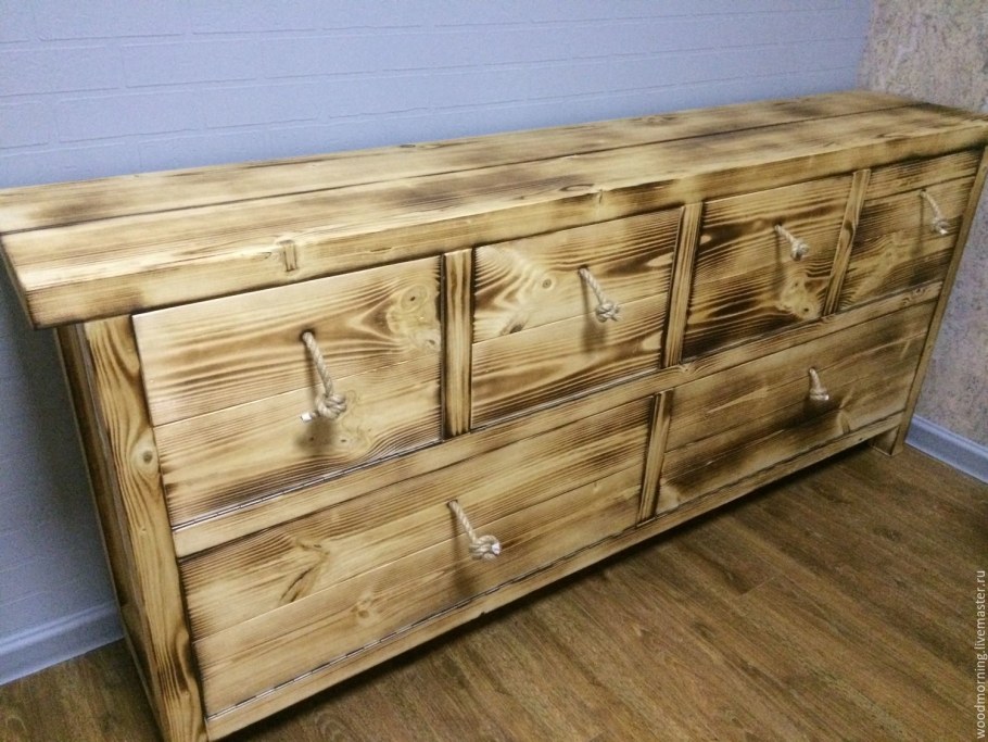 Комод из дерева