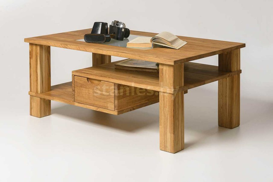 Журнальный столик из дерева