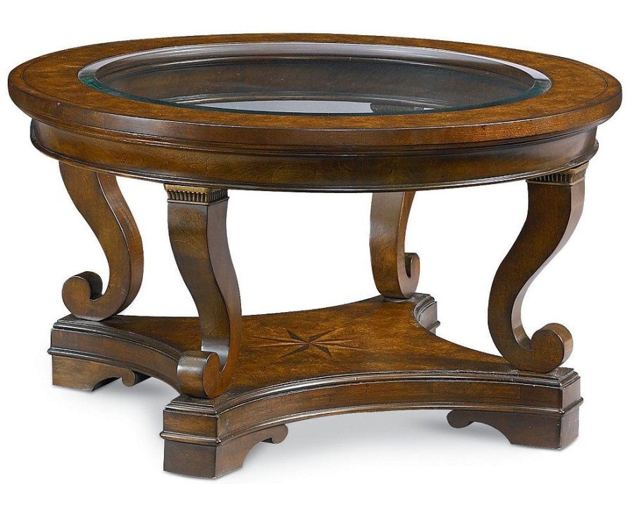 Журнальный столик классический из дерева