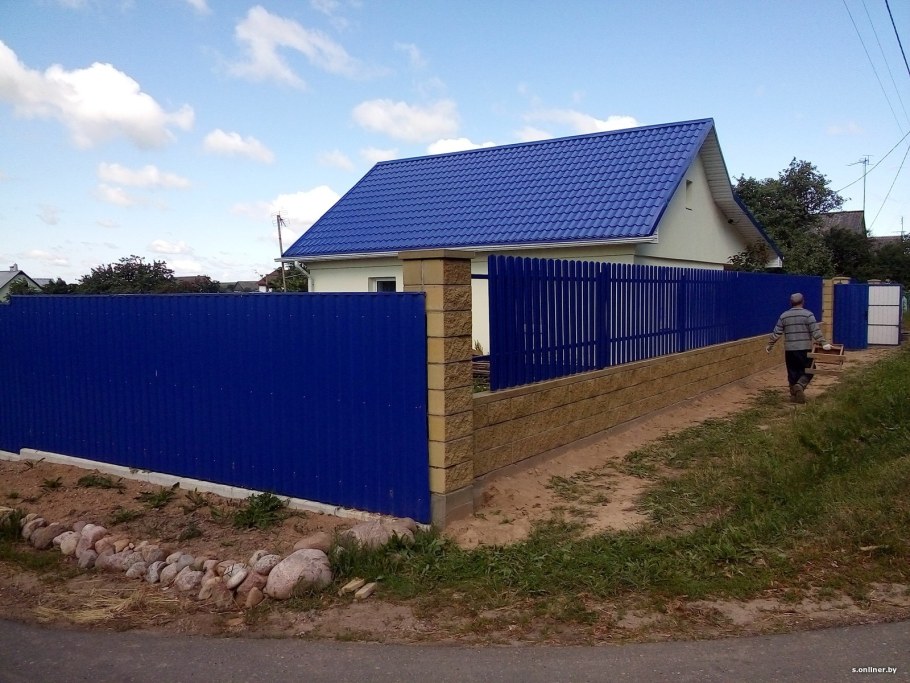 Синий забор