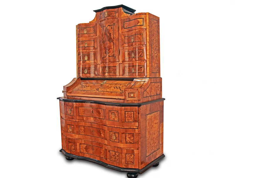 Секретер монашка