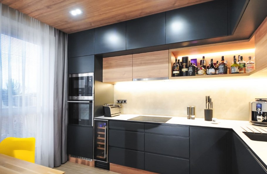 Кухонный гарнитур с антресолями