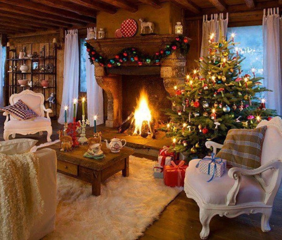 Новогодний интерьер в деревянном доме