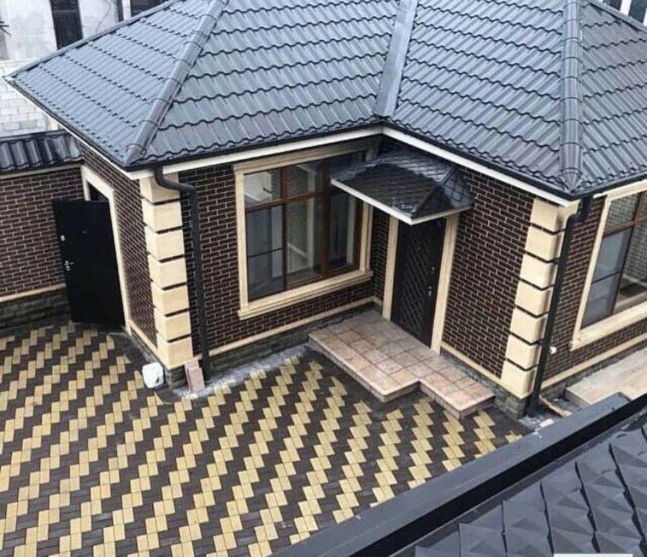 Плитка во двор жёлтая и коричневая