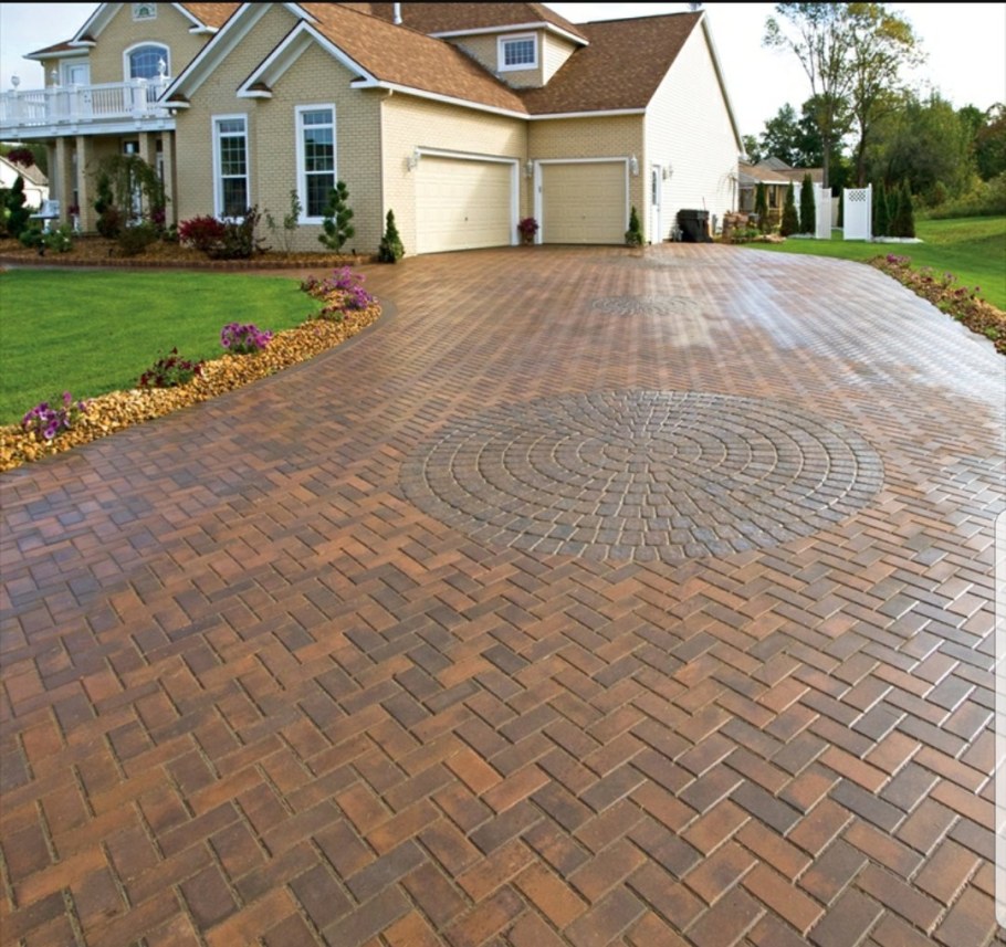 Брусчатка во дворе