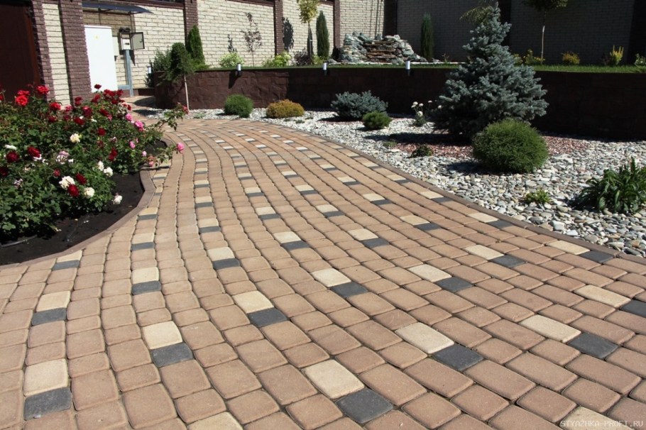 Мощение дорожек старый город