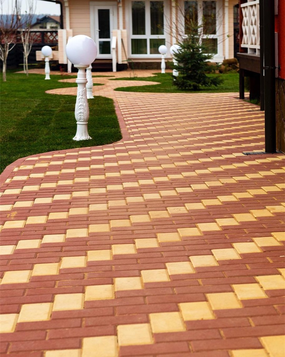 Укладка тротуарной брусчатки Браер