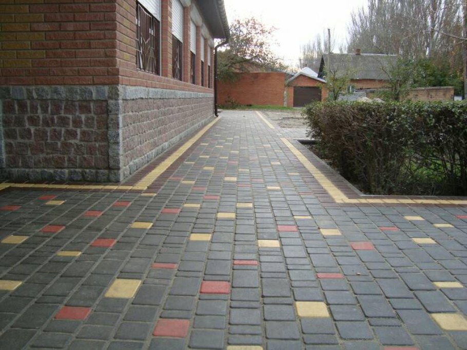 Плитка старый город во дворе